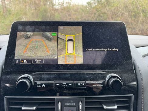 Used 2022 Nissan Armada Platinum w/ Captain's Chairs Package image 19