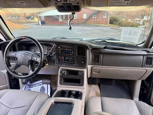 Used 2004 Chevrolet Tahoe LT w/ LT Preferred Equipment Group image 8