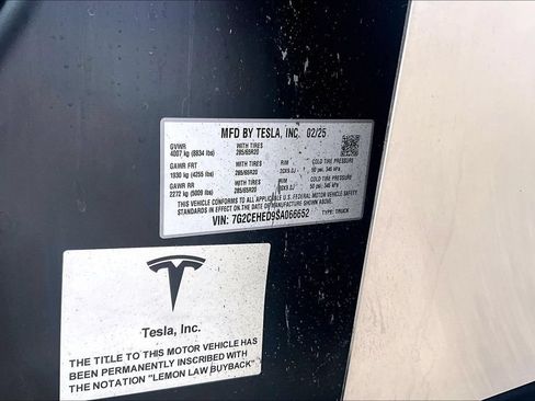 Used 2025 Tesla Cybertruck AWD Crew Cab image 30