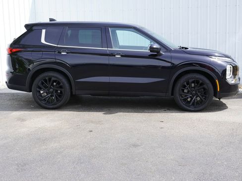 Used 2022 Mitsubishi Outlander SE AWD/4WD image 2
