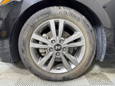 Used 2018 Hyundai Elantra SEL FWD image 22