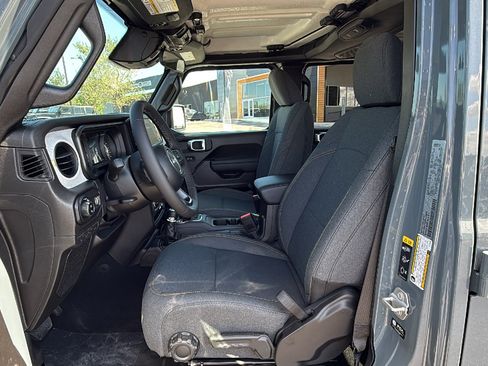 New 2026 Jeep Gladiator Sport AWD/4WD image 9