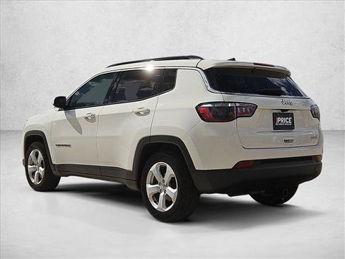 Used 2021 Jeep Compass Latitude FWD image 7