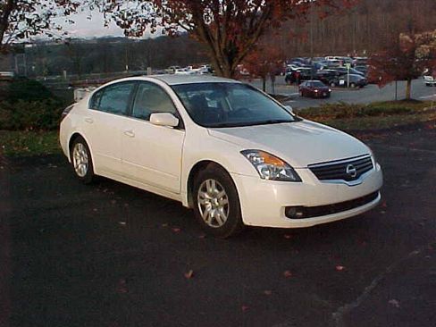 Used 2009 Nissan Altima 2.5 S FWD image 2