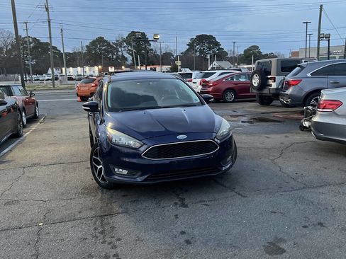 Used 2017 Ford Focus SEL image 1