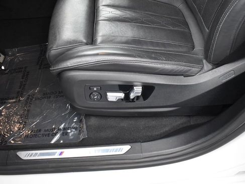 Used 2022 BMW X5 M50i w/ Executive Package image 11