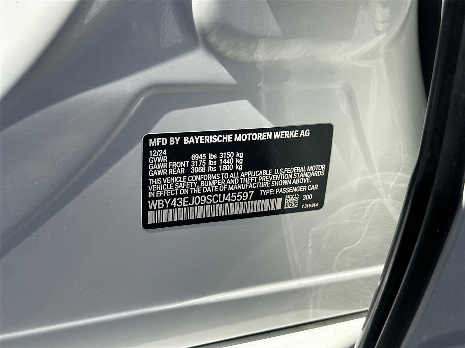 Used 2025 BMW i7 eDrive50 w/ Premium Package RWD image 22