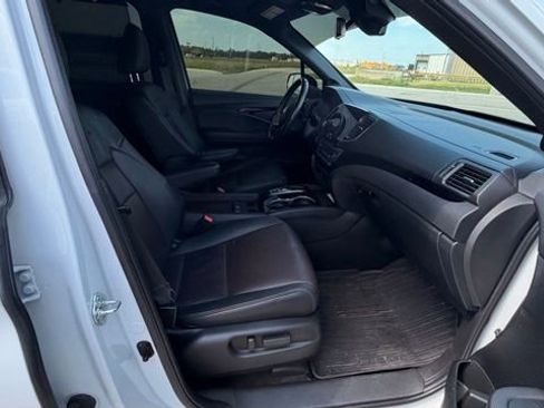 Used 2021 Honda Pilot Black Edition image 16