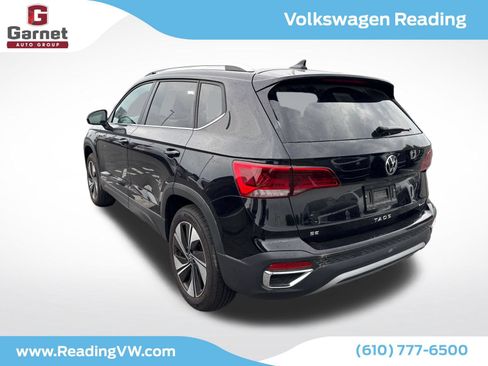 Used 2024 Volkswagen Taos SE AWD/4WD image 3