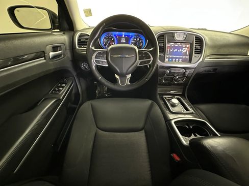 Used 2021 Chrysler 300 Touring w/ Sport Appearance Package RWD image 34