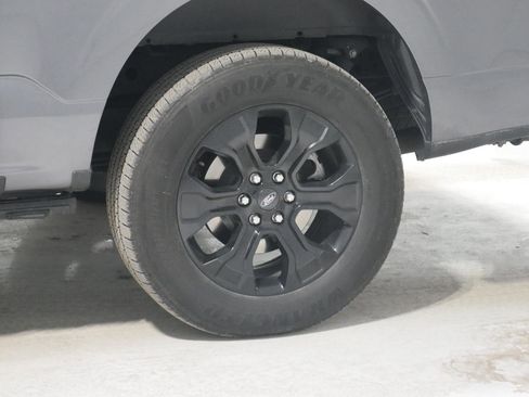 Certified 2023 Ford F150 Platinum w/ Equipment Group 701A High image 27