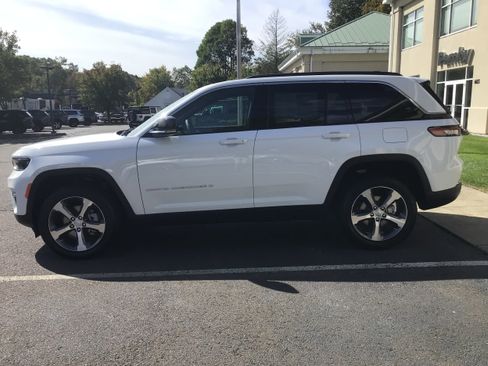 New 2025 Jeep Grand Cherokee Limited image 4