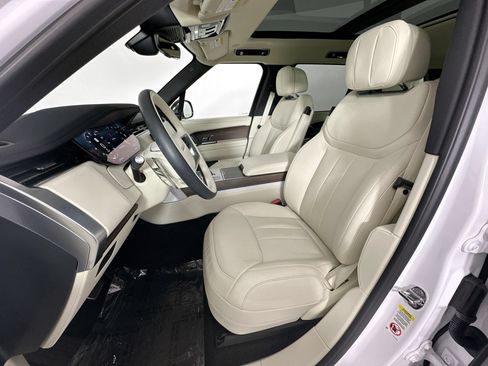 Certified 2025 Land Rover Range Rover Long Wheelbase SE AWD/4WD image 19