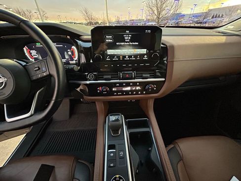 Used 2023 Nissan Pathfinder Platinum image 26