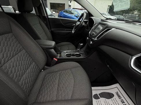 Used 2018 Chevrolet Equinox LT image 19
