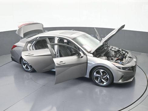 Used 2022 Hyundai Elantra Limited FWD image 70
