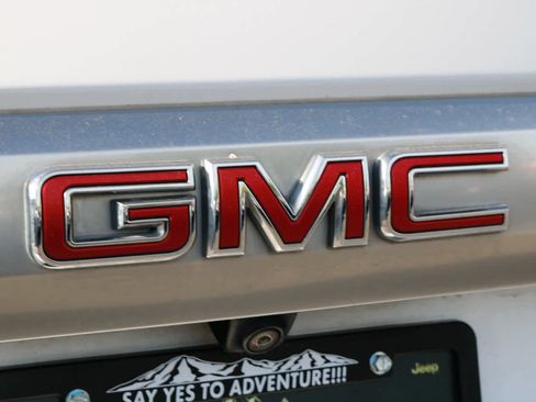 Used 2022 GMC Yukon XL Denali AWD/4WD image 11