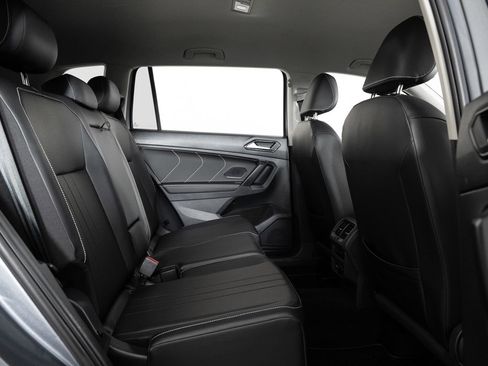 Used 2023 Volkswagen Tiguan SE image 23