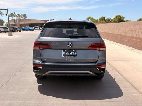 Used 2023 Volkswagen Taos SE w/ Panoramic Sunroof Package AWD/4WD image 8