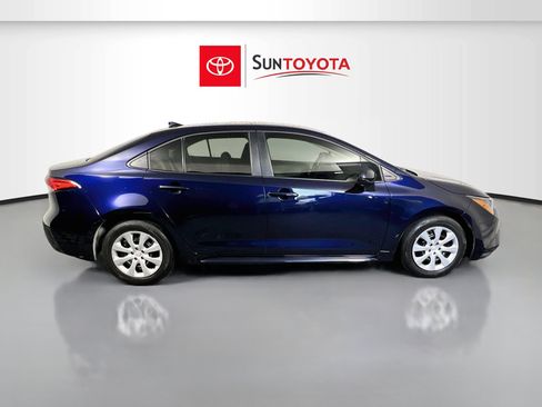 Used 2025 Toyota Corolla LE w/ Convenience Package FWD image 2