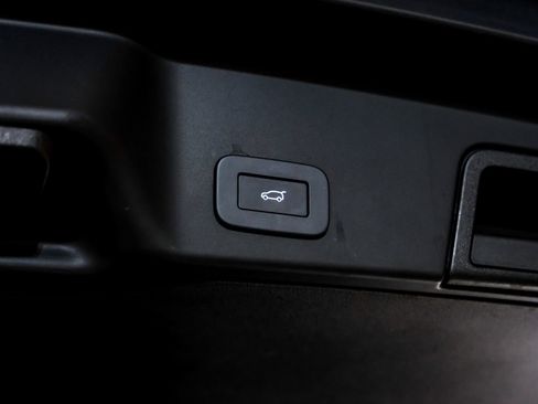 Used 2024 Land Rover Range Rover Evoque Dynamic SE image 58