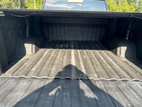 Used 2023 Chevrolet Silverado 1500 High Country w/ High Country Premium Package AWD/4WD image 9