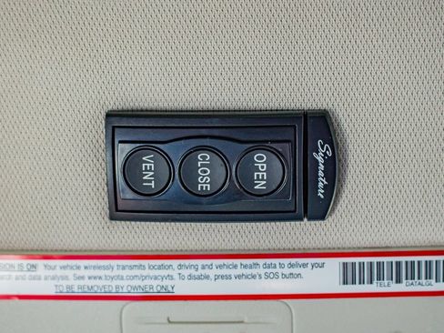 Used 2020 Toyota Corolla LE w/ LE Convenience Package FWD image 30