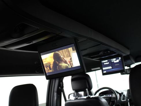 Used 2014 Chrysler Town & Country S FWD image 20