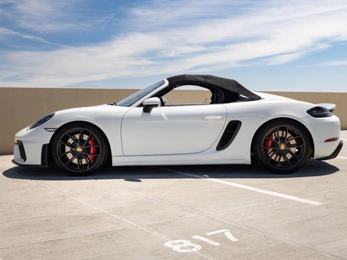 Used 2021 Porsche 718 Boxster Spyder RWD image 12