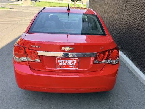Used 2014 Chevrolet Cruze LT FWD image 4