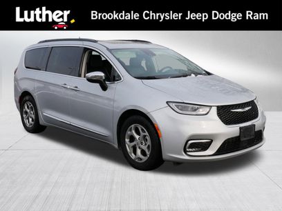 Used 2023 Chrysler Pacifica Limited