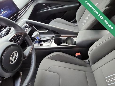 Certified 2025 Hyundai Elantra SEL image 15