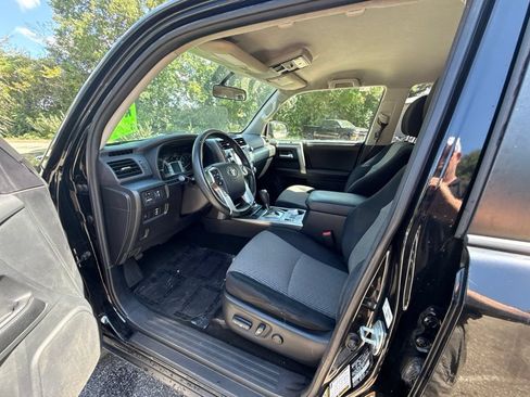 Used 2015 Toyota 4Runner SR5 AWD/4WD image 12