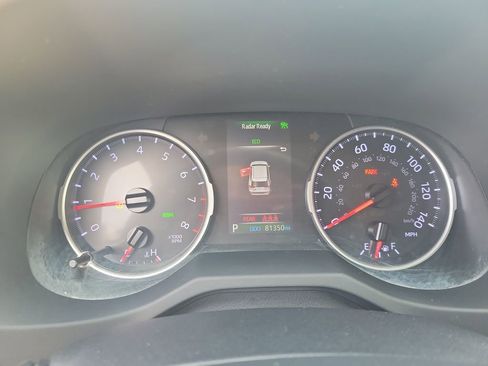 Certified 2019 Toyota RAV4 XLE image 33