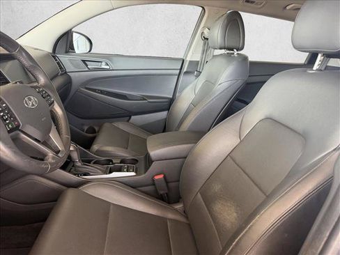 Used 2016 Hyundai Tucson Limited w/ Option Group 03 FWD image 9