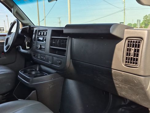 Used 2019 Chevrolet Express 2500 w/ Enhanced Convenience Package RWD image 35
