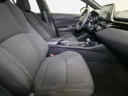 Used 2019 Toyota C-HR LE image 17