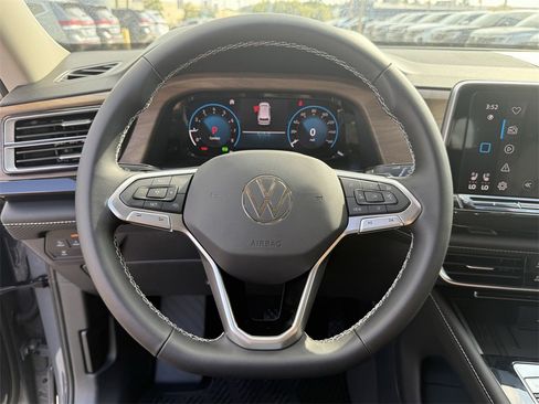 New 2026 Volkswagen Atlas SE image 14