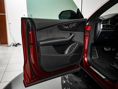 Certified 2024 Audi RS Q8 image 30