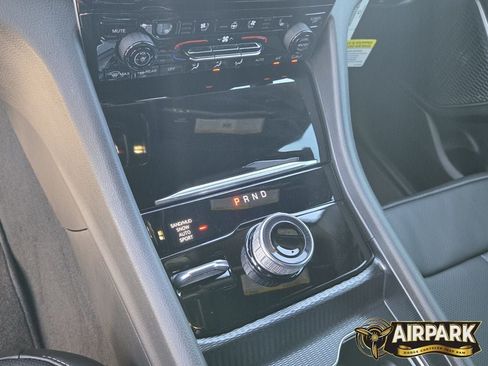 New 2025 Jeep Grand Cherokee Limited w/ Luxury Tech Group II AWD/4WD image 20