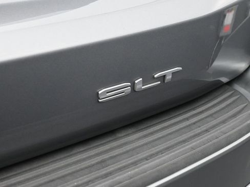 Used 2021 GMC Yukon SLT w/ SLT Premium Package image 15