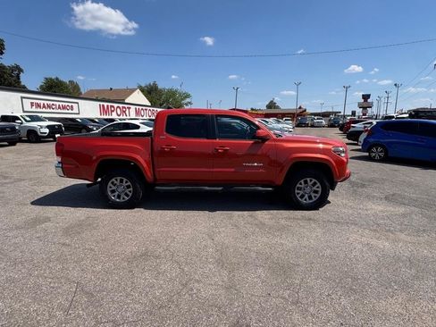 Used 2017 Toyota Tacoma SR5 w/ Tow Package RWD image 4