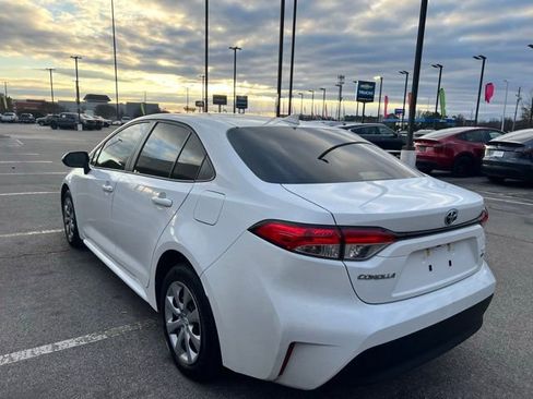 Used 2025 Toyota Corolla LE image 6