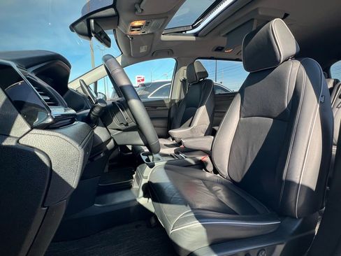 Used 2023 Honda Odyssey Elite image 16