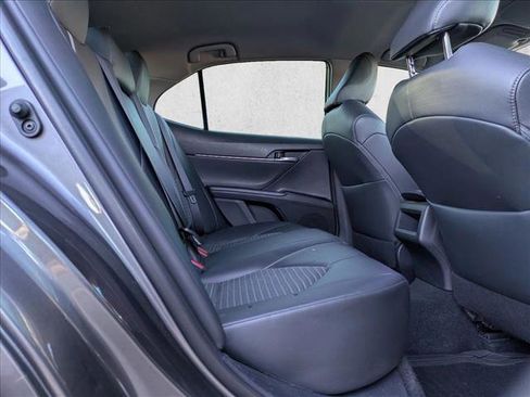 Used 2019 Toyota Camry SE image 18