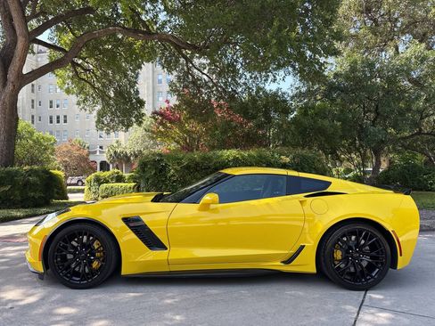 Used 2017 Chevrolet Corvette Z06 RWD image 1
