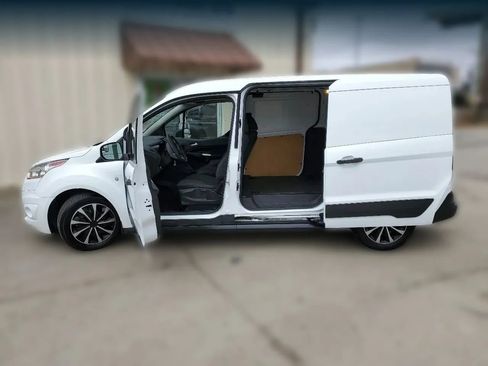 Used 2017 Ford Transit Connect XLT image 39