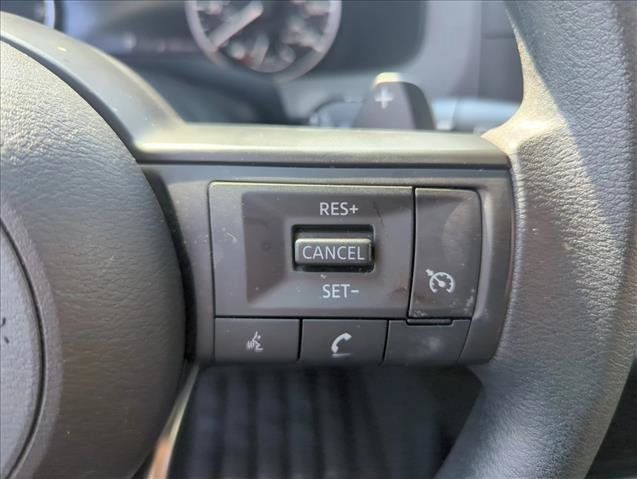 Used 2025 Nissan Pathfinder S FWD image 15