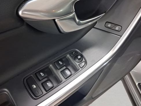 Used 2018 Volvo V60 T5 Dynamic w/ Vision Package FWD image 24