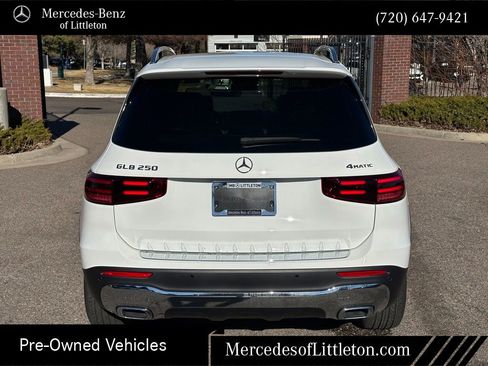 Used 2025 Mercedes-Benz GLB 250 4MATIC image 4